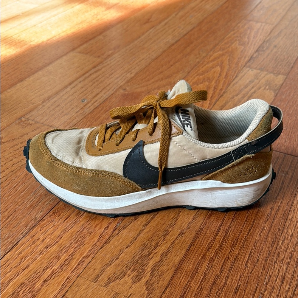 Nike Women’s Brown and Tan Sneakers